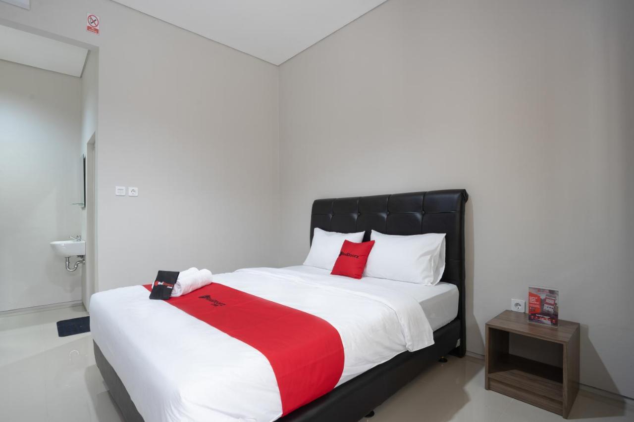 RedDoorz Plus near JIEXPO Kemayoran Dżakarta Zewnętrze zdjęcie