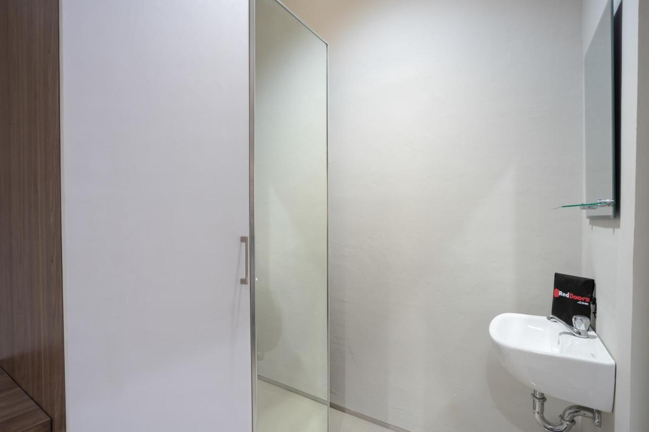 RedDoorz Plus near JIEXPO Kemayoran Dżakarta Zewnętrze zdjęcie