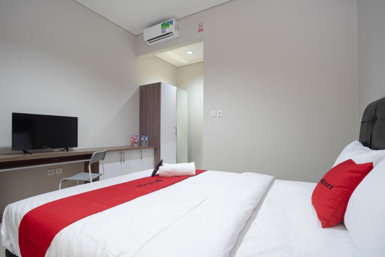 RedDoorz Plus near JIEXPO Kemayoran Dżakarta Zewnętrze zdjęcie