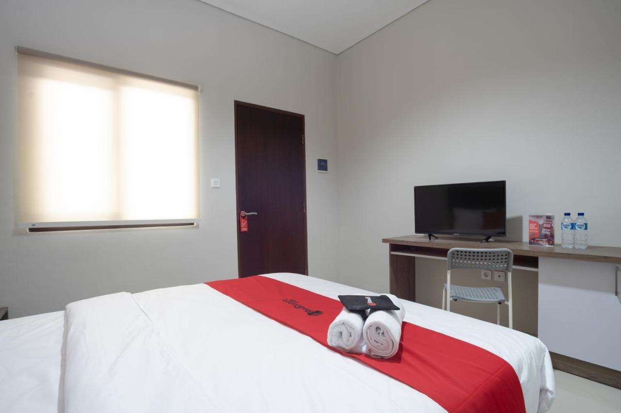 RedDoorz Plus near JIEXPO Kemayoran Dżakarta Zewnętrze zdjęcie