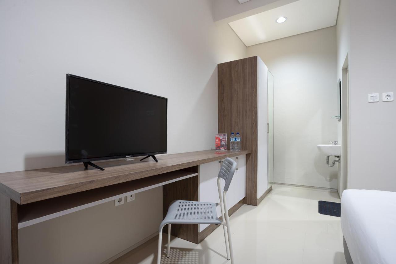 RedDoorz Plus near JIEXPO Kemayoran Dżakarta Zewnętrze zdjęcie