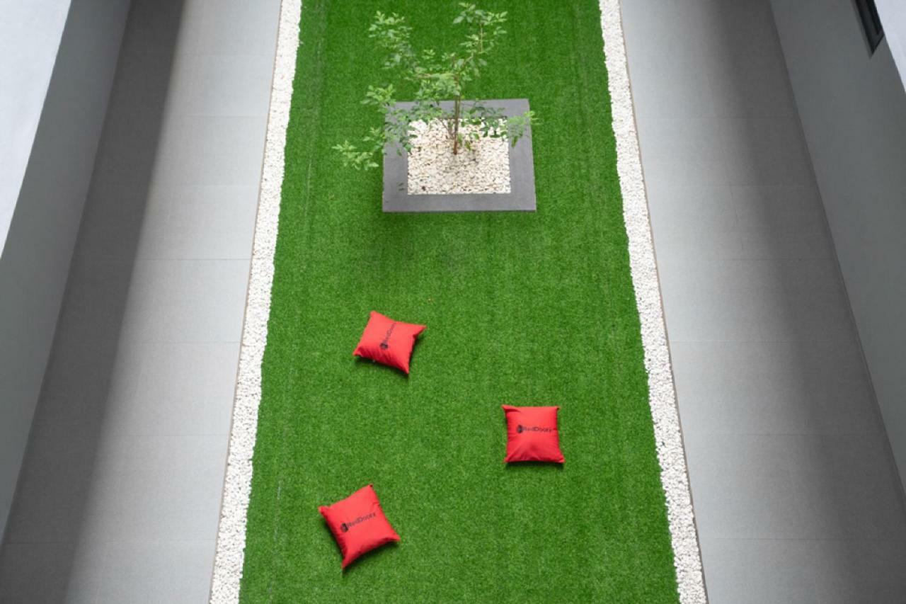 RedDoorz Plus near JIEXPO Kemayoran Dżakarta Zewnętrze zdjęcie