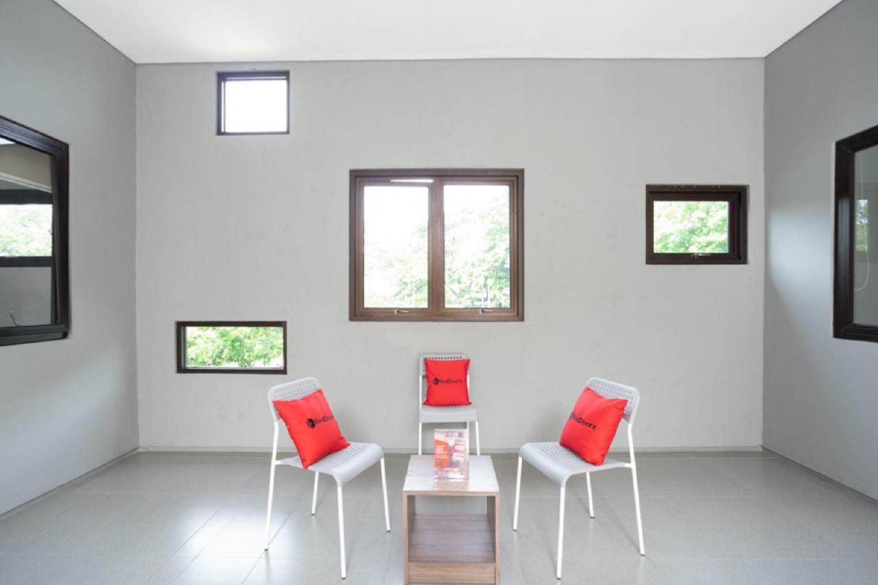 RedDoorz Plus near JIEXPO Kemayoran Dżakarta Zewnętrze zdjęcie